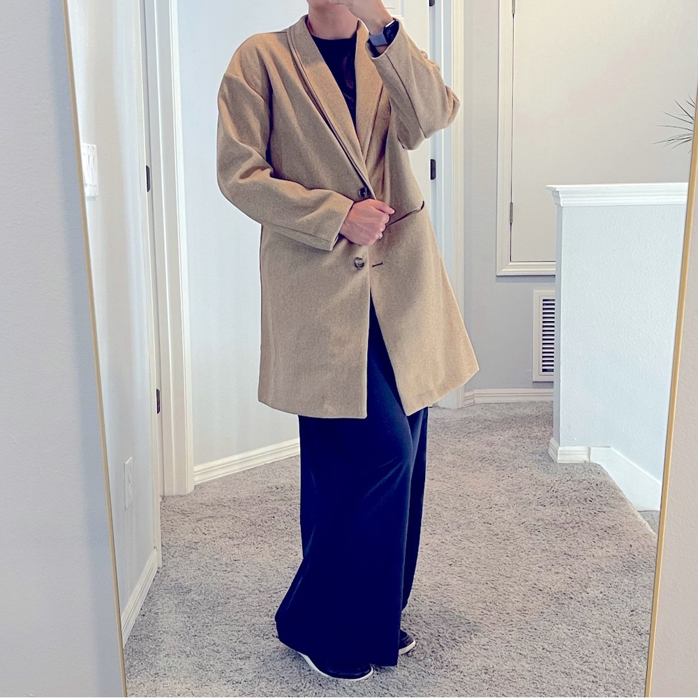Like new Old Navy faux wool over coat. Tan, size medium